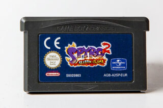 Spyro 2: Season of Flame(GB Advance)