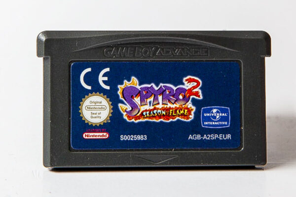 Spyro 2: Season of Flame(GB Advance)