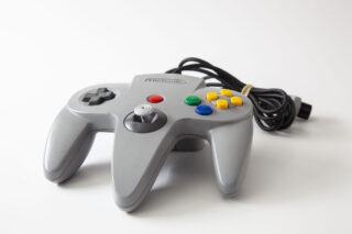 Blå overfladisk Bliv sammenfiltret Nintendo 64: Konsoller og tilbehør – Nintendopusheren