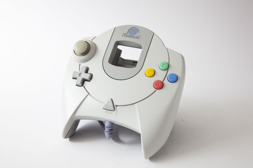 Dream Color Plus : L'écran couleur débarque sur la manette Dreamcast Dream Color Plus : L'écran couleur débarque sur la manette Dreamcast