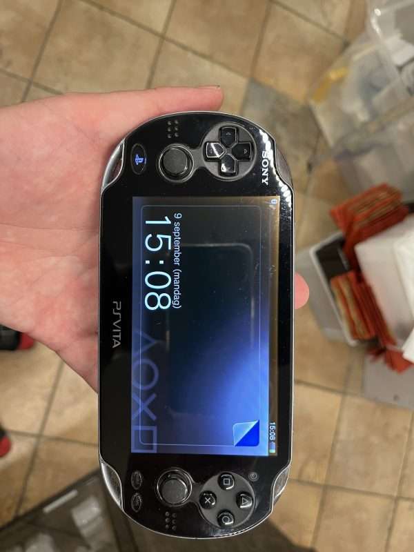 PS Vita PCH-1004 inkl 16 GB(konsol) - Image 4
