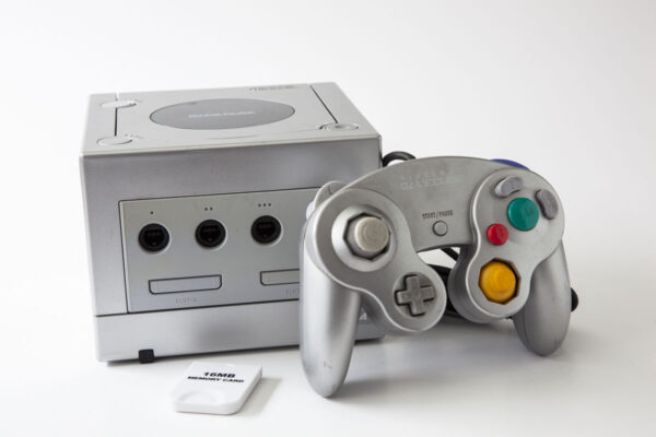 Gamecube: Silver inkl. controller, memory card og kabler(konsol)(US amerikansk)