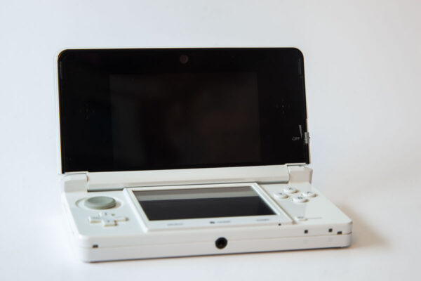 3DS: Ice White inkl. oplader #1