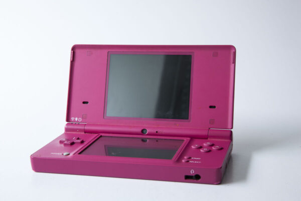 DSi: Pink inkl. oplader