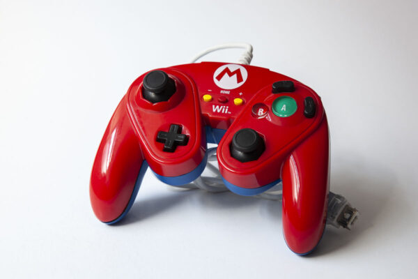 Wired Fight Pad: Mario