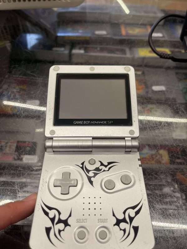 Gameboy Advance SP 001(tribal) inkl. oplader #1 - Billede 2