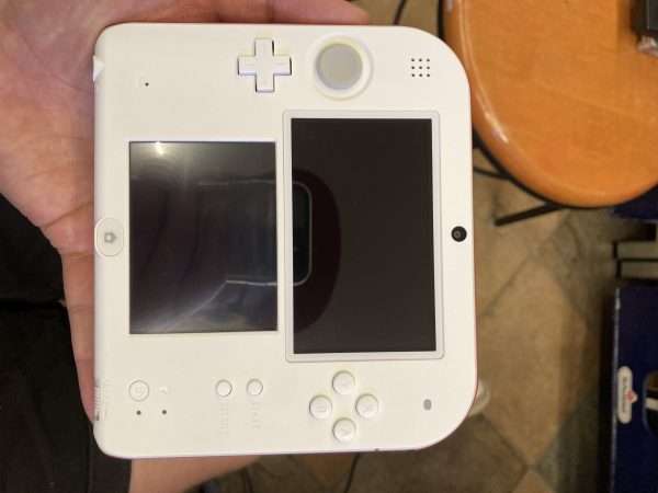 Nintendo 2DS: White/Red inkl. oplader #1 - Image 3