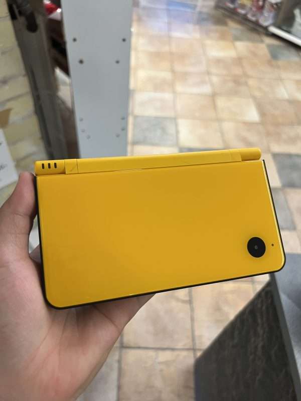 DSi XL: Yellow inkl. oplader #1 - Image 3