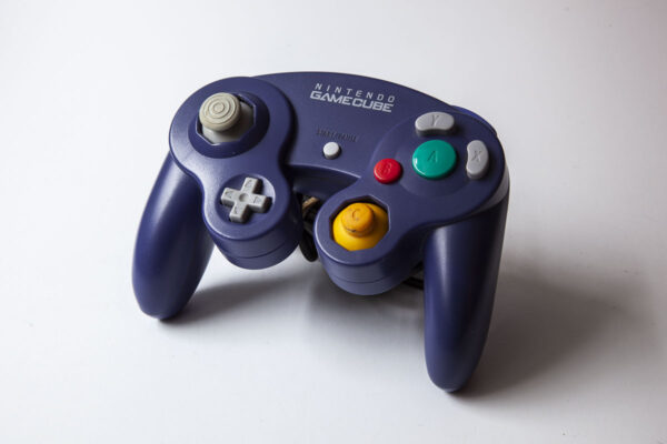 Gamecube: Controller - Purple