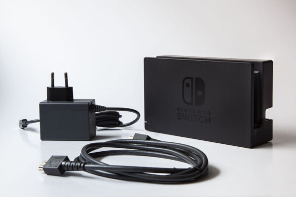 Switch Dock m. strøm og HDMI