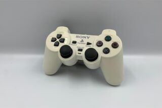 Playstation 2: Controller. White