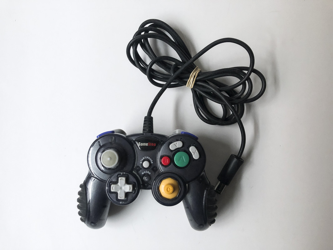 Uoriginal Gamecubecontroller. Design 7 Nintendopusheren