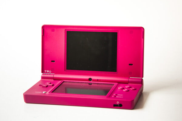 Nintendo DSi: Pink i kasse inkl. oplader - Image 2