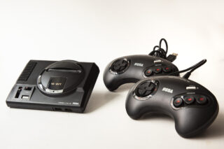 Sega Mega Drive Mini med 42 spil + to controllere