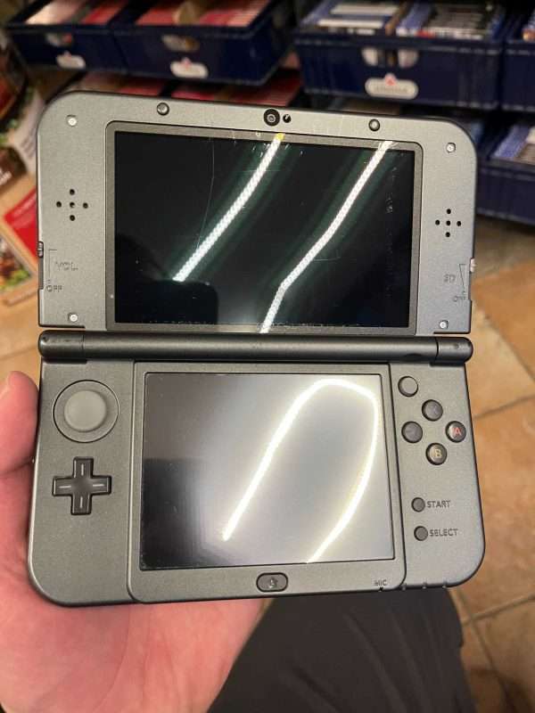 New Nintendo 3DS XL inkl. oplader (Black) #1 - Image 3