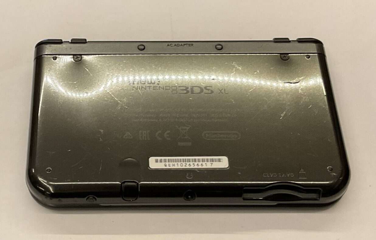 New Nintendo 3DS XL inkl. oplader (Black) #1 SD-kort mangler - Billede 3