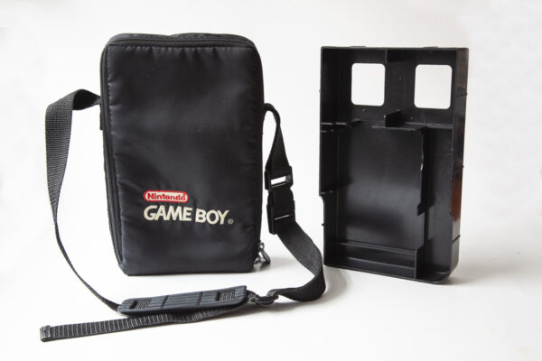 Officiel Nintendotaske med rumdeler(GB Classic)
