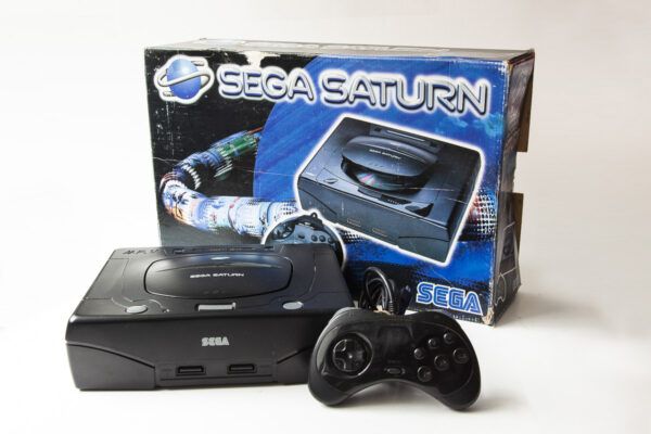 Sega Saturn i kasse(læs tekst)