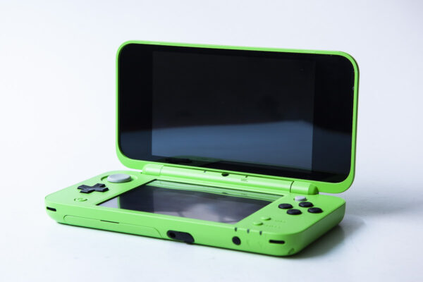 New Nintendo 2DS XL (Minecraft Creeper) inkl. oplader