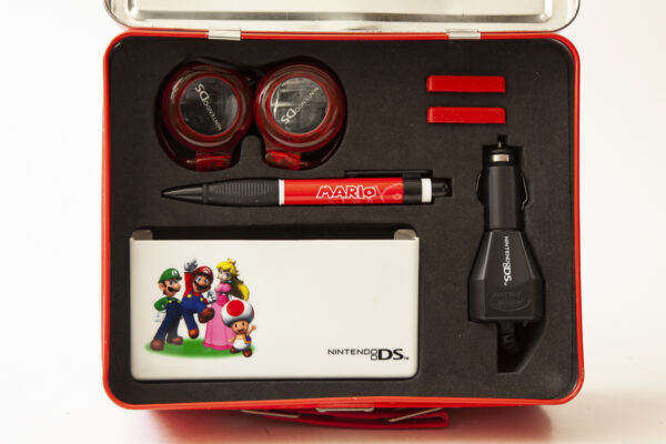 New Super Mario Bros-metalkuffert m. indhold - Image 2