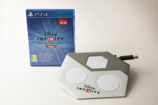 Disney Infinity 2.0 + portal (PS4 brugt)