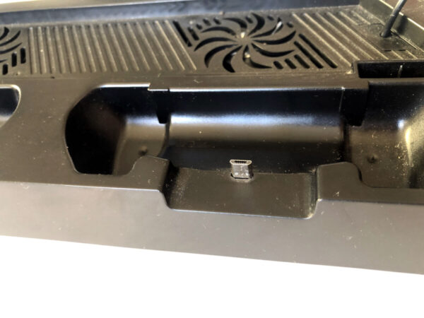 Vertical Stand m. controller charging og blæs(PS4 brugt) - Image 3