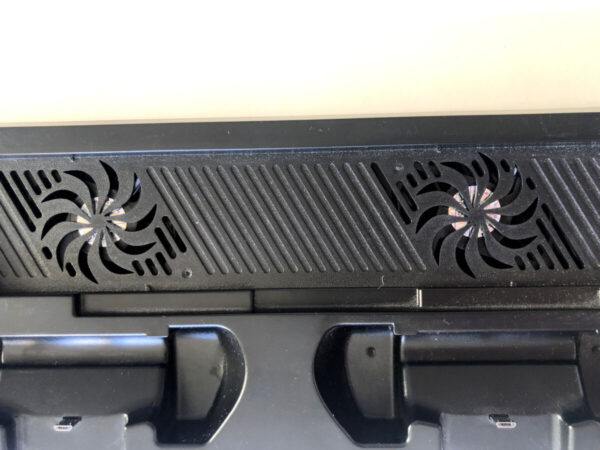Vertical Stand m. controller charging og blæs(PS4 brugt) - Image 4