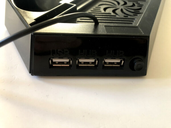 Vertical Stand m. controller charging og blæs(PS4 brugt) - Image 6