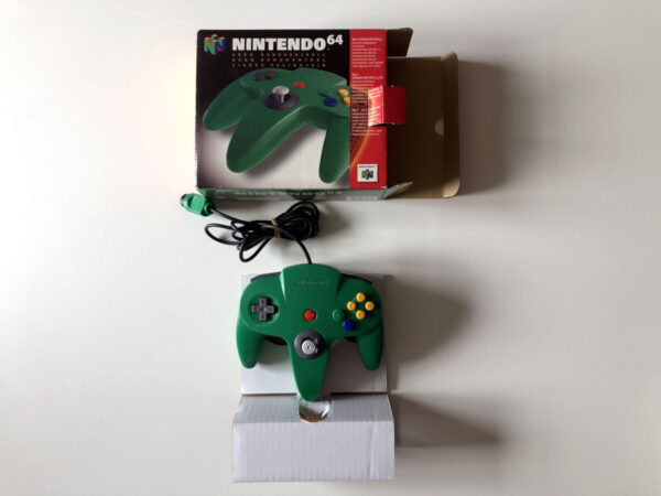 Nintendo 64 Controller i Æske, flække i papinlay (N64 i original emballage) #216