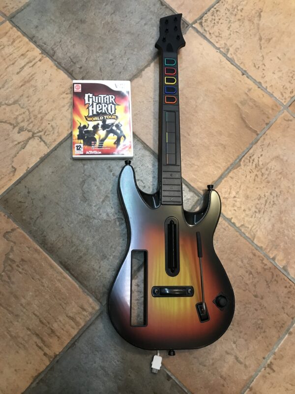 Guitar Heroguitar + World Tour 1(Wii) Nintendopusheren