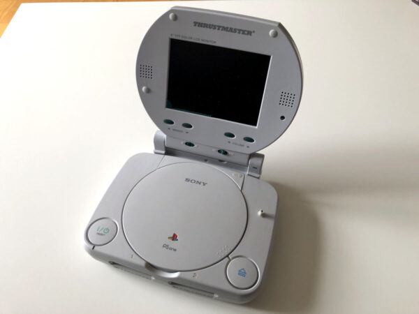 PS One + Thrustmaster-skærm