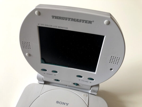 PS One + Thrustmaster-skærm - Image 3