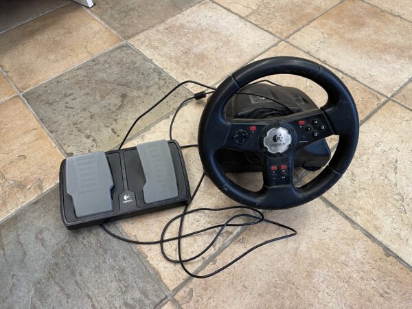 Logitech Formula Vibration Feedback Wheel - UTESTET