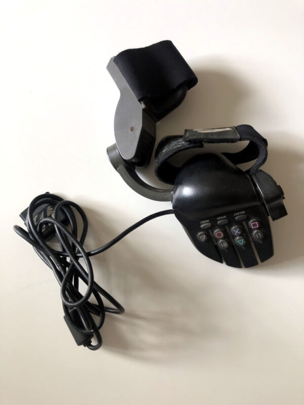 The Glove, uden controller. Rust på en skrue, ellers rimelig stand.