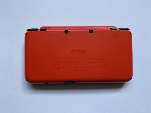 New Nintendo 2DS XL (Pokéball) inkl. oplader - Image 3
