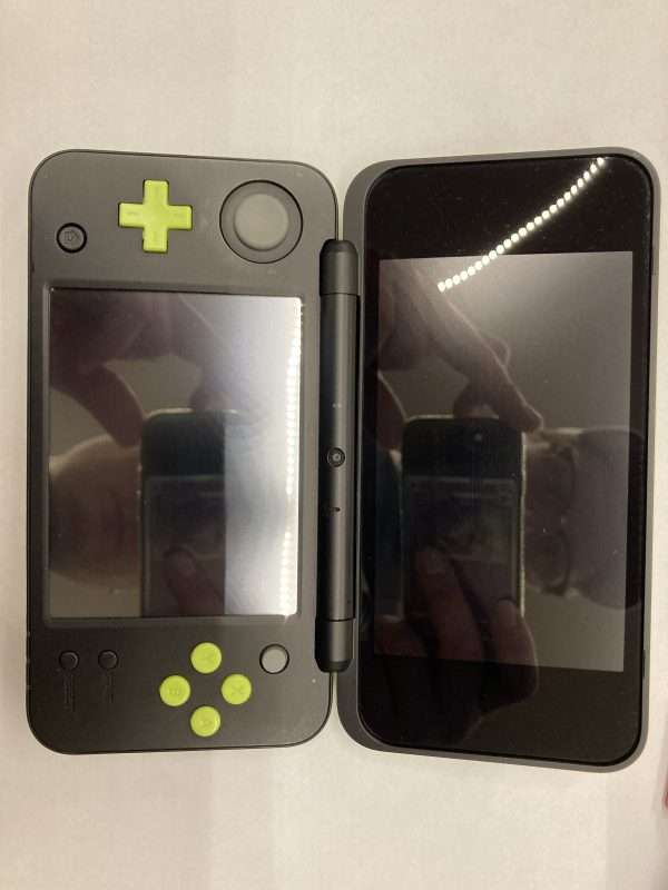 New Nintendo 2DS XL (Black/Green) inkl. oplader #1 Se Billeder - Image 2