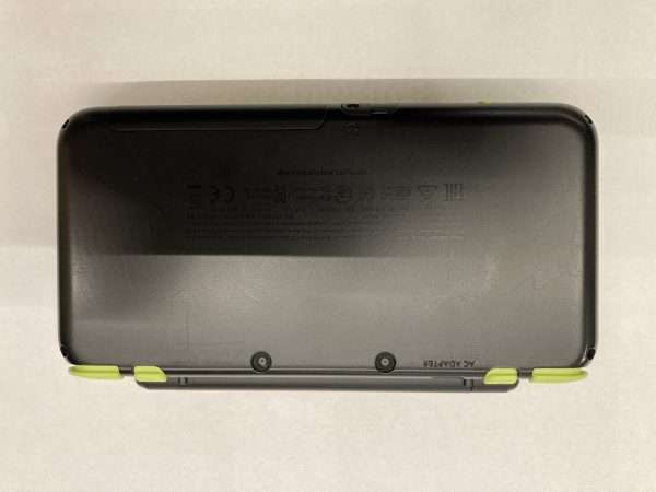 New Nintendo 2DS XL (Black/Green) inkl. oplader #1 Se Billeder - Image 3