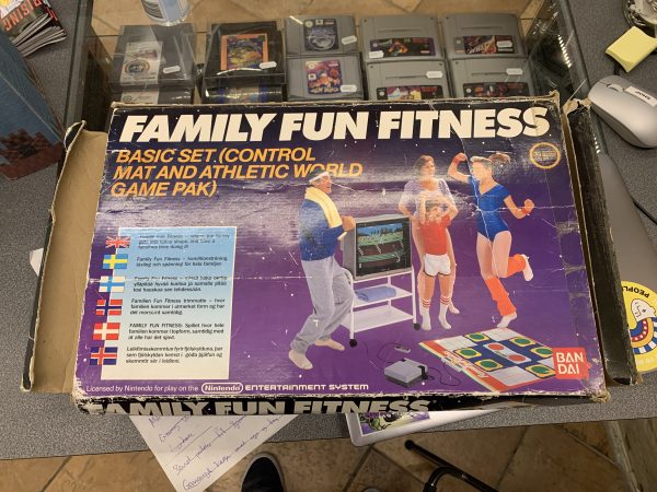 Tom papkasse til Family Fun Fitness(NES)