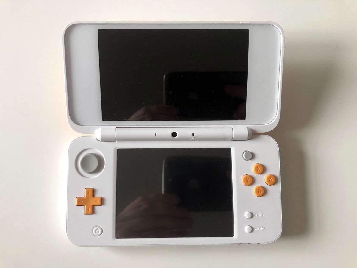 New Nintendo 2DS XL (Orange/White) i original emballage – Nintendopusheren