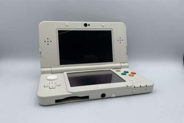 New Nintendo 3DS inkl. oplader(se billeder)