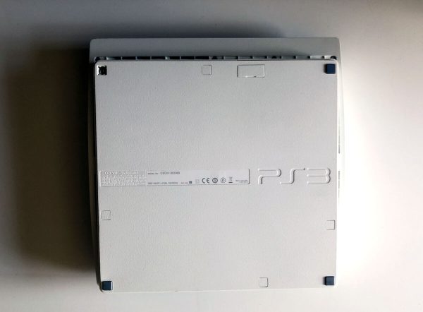 Playstation 3 Slim White - Image 2