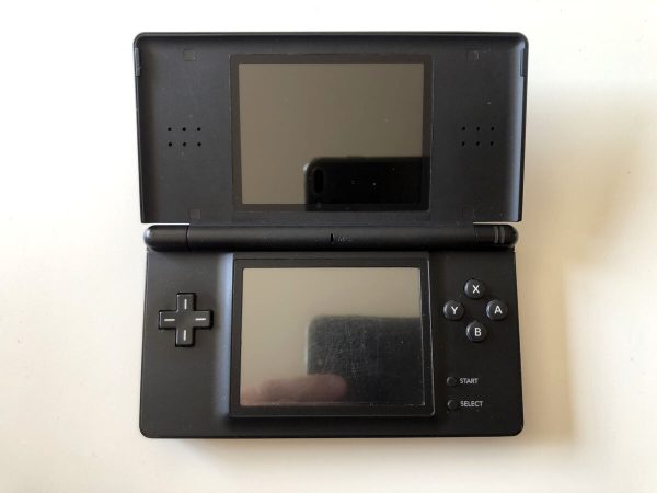 DS Lite: i original emballage, Professor Layton and the Curious Village edition(se billeder) - Image 10