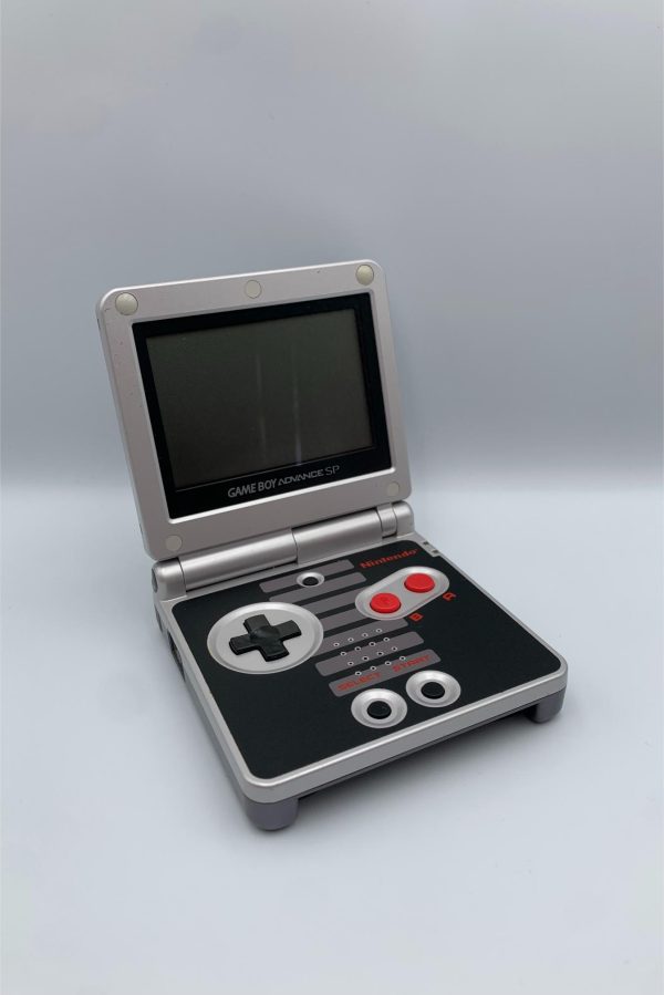 Gameboy Advance SP 001 NES Edition inkl. oplader #1