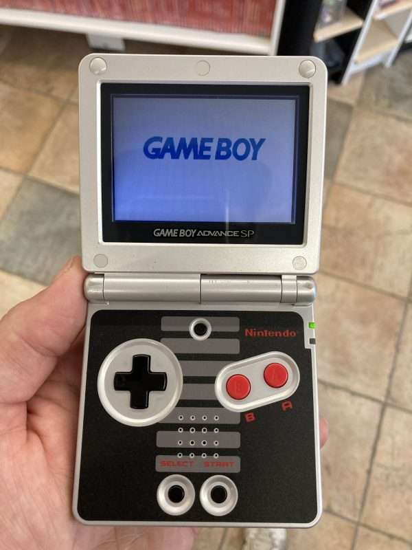 Gameboy Advance SP 001 NES Edition inkl. oplader #1 - Image 5