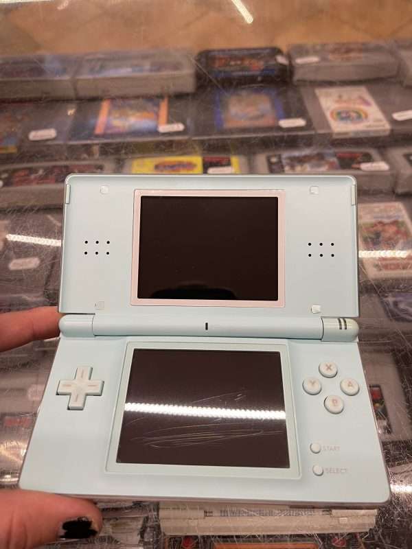 DS lite: Ice Blue/White inkl. oplader #2 - se beskrivelse - Billede 2