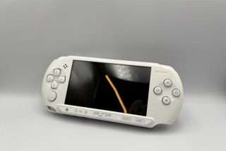 PSP E1000 Street inkl oplader(hvid)(konsol)