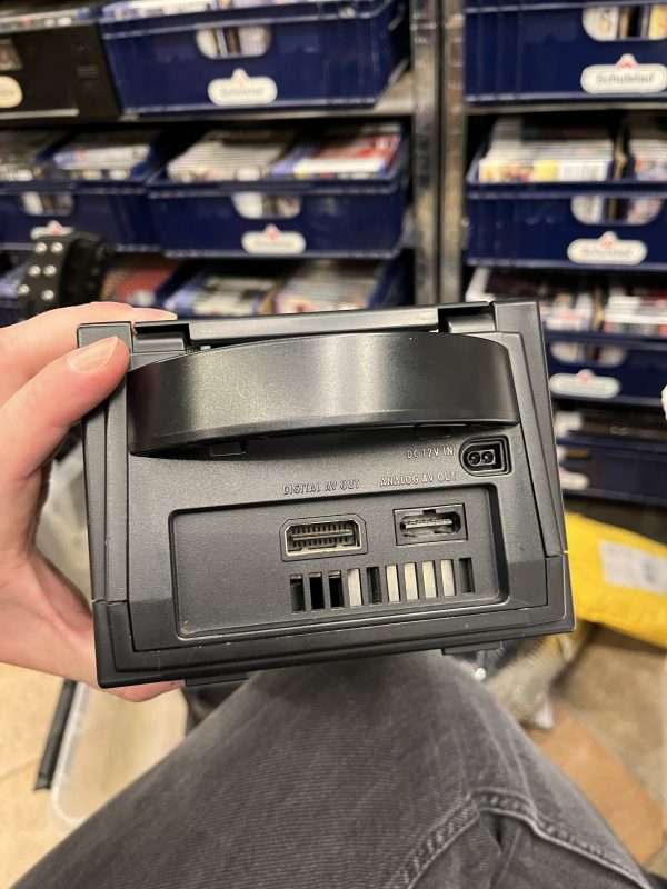 Gamecube: Black inkl. controller, memory card og kabler(konsol) #3 - Billede 2