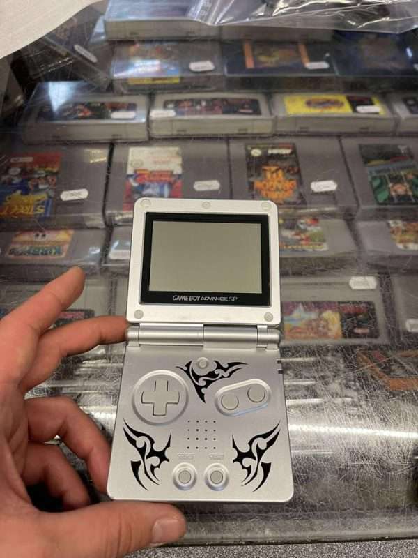 Gameboy Advance SP 001(tribal) inkl. oplader #2 - Billede 2