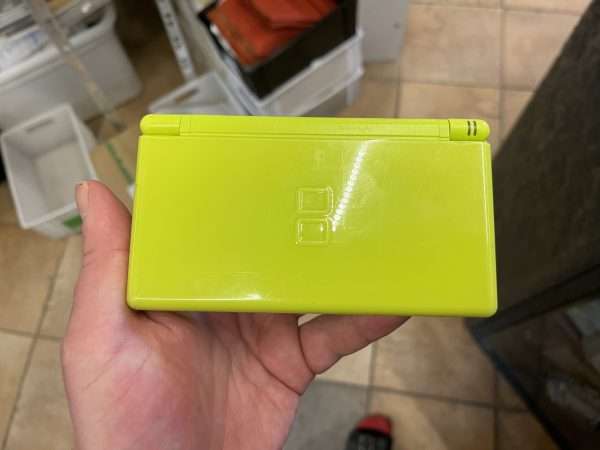 DS lite: Lime Green inkl. oplader #4 - Image 3