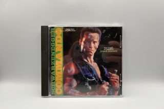 Commando Soundtrack - cover knækket i tophængsel